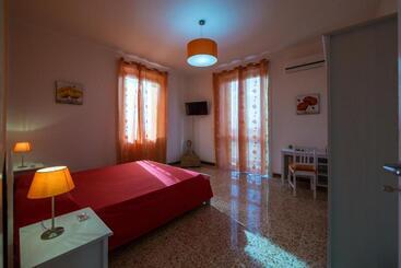 تختخواب و صبحانه La Casa Di Eolo