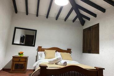 هتل Finca Villa Sofia
