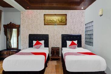 Oyo 11350o Hotel R Cantika Syariah