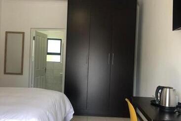 پانسیون Spring Acres Guesthouse
