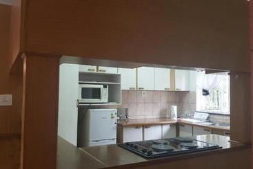 پانسیون Spring Acres Guesthouse