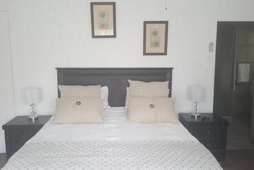 پانسیون Spring Acres Guesthouse