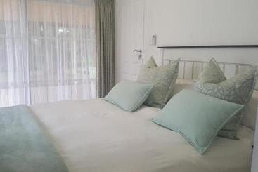 پانسیون Spring Acres Guesthouse