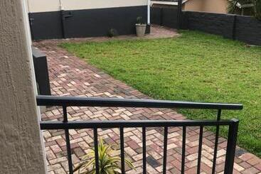 پانسیون Spring Acres Guesthouse