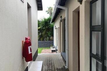 پانسیون Spring Acres Guesthouse