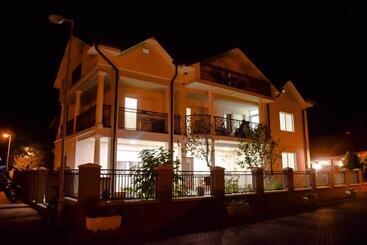 پانسیون Villa Bella