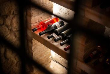 تختخواب و صبحانه Florand Rooms&wine