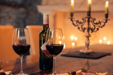 تختخواب و صبحانه Florand Rooms&wine