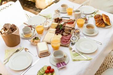 تختخواب و صبحانه Florand Rooms&wine