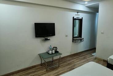 هتل Alba Premier, Indore