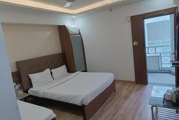 هتل Alba Premier, Indore