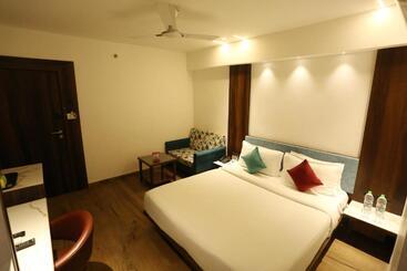 هتل Alba Premier, Indore