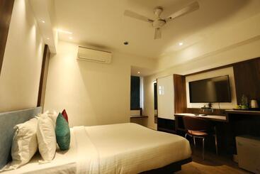 هتل Alba Premier, Indore