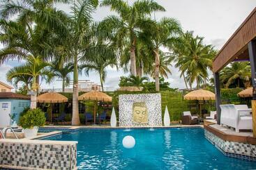 هتل Aqua Marina Beach Club