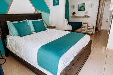 هتل Aqua Marina Beach Club