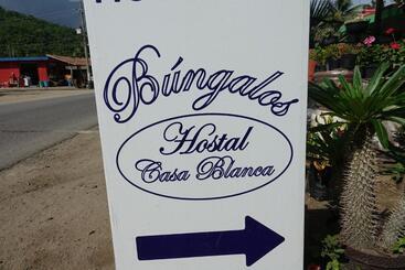 هتل Bungalows Casa Blanca