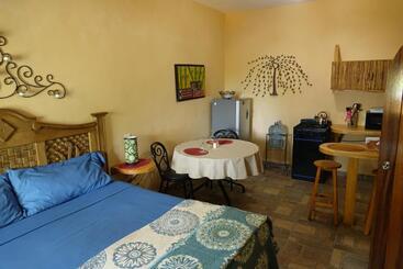 هتل Bungalows Casa Blanca