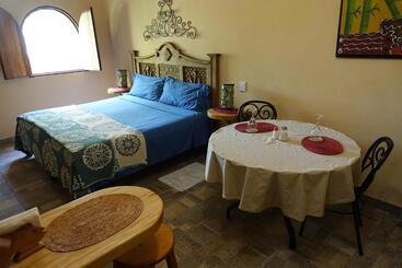 هتل Bungalows Casa Blanca