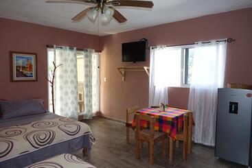 هتل Bungalows Casa Blanca