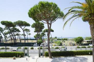 هتل Casa Per Ferie Il Pioppo