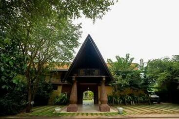 هتل Mihisara Resort