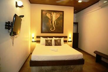 هتل Mihisara Resort