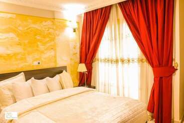 Noubou International Hotel Bonapriso