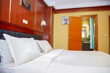 Noubou International Hotel Bonapriso