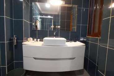 Noubou International Hotel Bonapriso