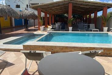 استراحتگاه Curasita Colour Appartments