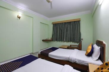 Spot On Hotel Hilltop
