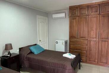تختخواب و صبحانه Residencial Astorga