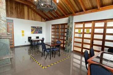 تختخواب و صبحانه Residencial Astorga