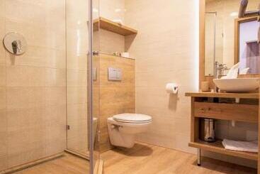تختخواب و صبحانه Veres Motel