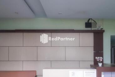 هتل Guest House Anak Raja Pangkalan Bun Syariah Mitra Reddoorz