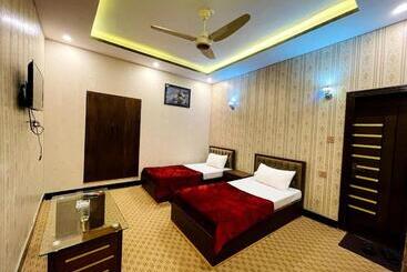 هتل Husnain Resort By Saud Khan