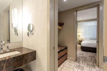 Sutton Place Hotel Toronto