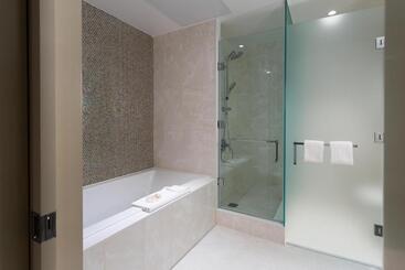Sutton Place Hotel Toronto