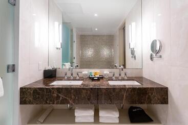 Sutton Place Hotel Toronto