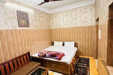 هتل New Lucknow