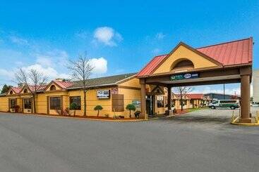 هتل Suburban Studios Buffalo Airport