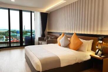 Hotel Triton Prestige Seaview And Spa