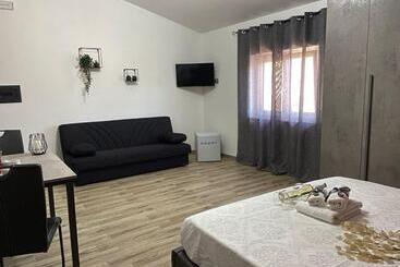 پانسیون Cadoni Guest House