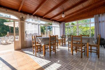 پانسیون Galerna Hostal