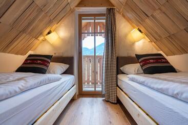 پانسیون Guesthouse & Camping Danica Bohinj