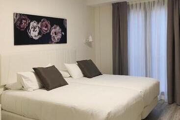 پانسیون Hostal Comfort Suites