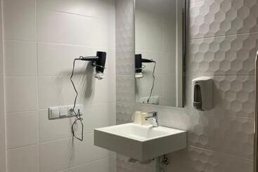 پانسیون Hostal Comfort Suites