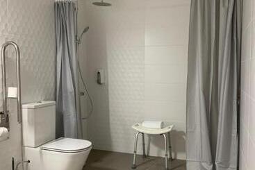 پانسیون Hostal Comfort Suites