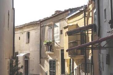 پانسیون Le Dimore Del Borgo   Room & Breakfast