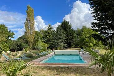 تختخواب و صبحانه Chambres D Hôtes Avec Piscine Et Spa La Folière Saumur